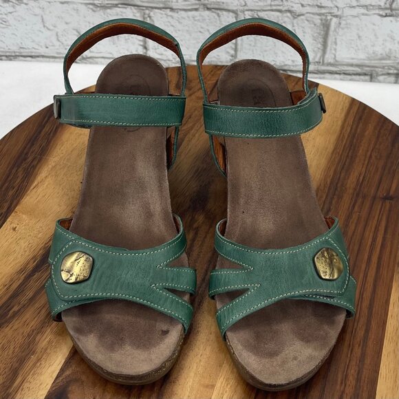 Taos Charade 5574 Womens 9/40 Green Gold Leather Hook & Loop Wedge Sandals - Picture 9 of 13
